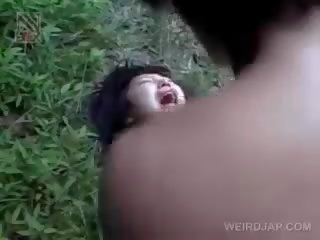 Rapuh warga asia gadis sekolah mendapat brutally fucked di luar